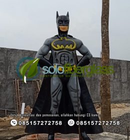 Patung Fiber Batman